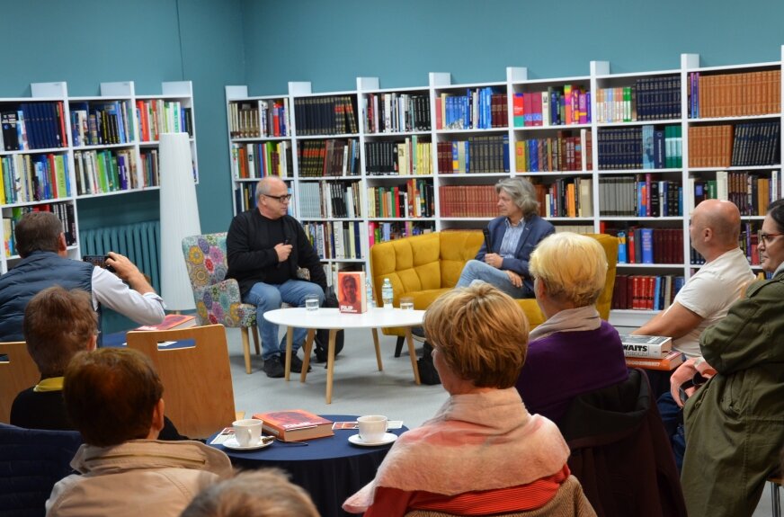 Filip Łobodziński o swojej (nie)autobiografii w Miejskiej Bibliotece Publicznej w Skierniewicach