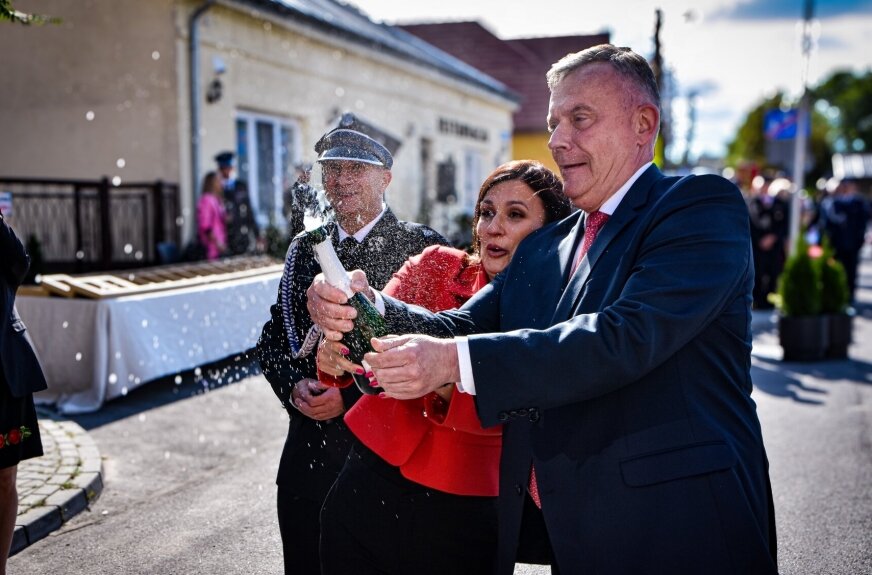 Ważnym momentem jubileuszu było przekazanie i poświęcenie ciężkiego wozu bojowego Scania P420. Rodzicami chrzestnymi zostali radna Sejmiku Województwa Łódzkiego Justyna Kulig oraz sekretarz stanu w MON, mieszkaniec Bolimowa, Paweł Bejda.