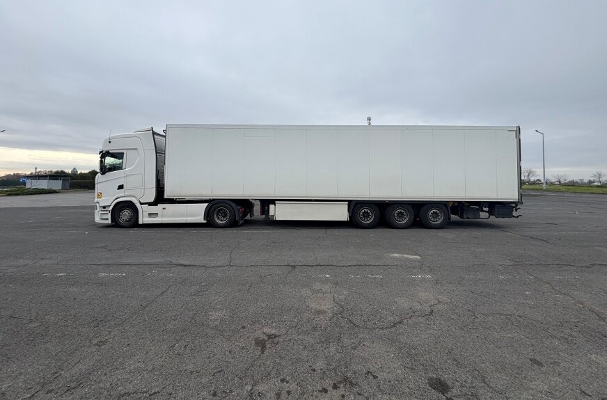 Dwie karty, jedna trasa. Kierowcy ciężarówek znowu przyłapani na oszustwach