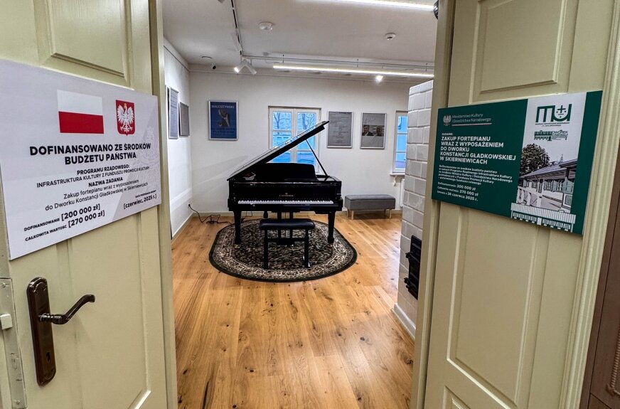 Zakup fortepianu koncertowego dla Dworku Konstancji Gładkowskiej w Skierniewicach to coś więcej niż inwestycja w sprzęt. To świadomy zwrot w polityce kulturalnej: od krótkotrwałych multimediów ku trwałej infrastrukturze kultury, muzyce na żywo i pamięci o pierwszej muzie Fryderyka Chopina. 
