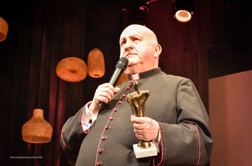 Ambasador od relacji. Ks. Grzegorz Gołąb z tytułem Honorowego Ambasadora Skierniewic