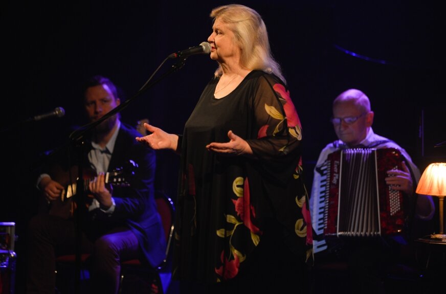 Stanisława Celińska jest jedną z najbardziej rozpoznawalnych polskich aktorek – teatralnych i filmowych. Jej przełomem ekranowym był film Andrzeja Wajdy „Krajobraz po bitwie” (1970), a w teatrze współtworzyła najważniejsze przedstawienia nowoczesnego repertuaru, m.in. u Krzysztofa Warlikowskiego.  