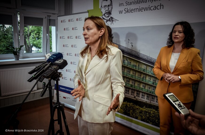 Minister Katarzyna Pełczyńska-Nałęcz zwróciła uwagę w Skierniewicach, że inwestycje europejskie odciążają budżet z wydatków infrastrukturalnych, dzięki czemu większe środki powinny zostać przeznaczone na bieżące działanie systemu. Dodała też, że jej zdaniem potrzebne są dodatkowe źródła finansowania ochrony zdrowia. 