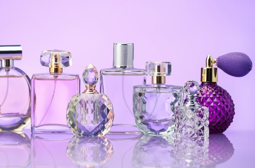 Jakie perfumy damskie wybrać? Przewodnik po najpopularniejszych rodzinach zapachowych