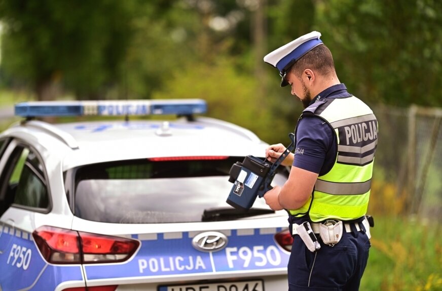 Pędził BMW 142 km/h w terenie zabudowanym