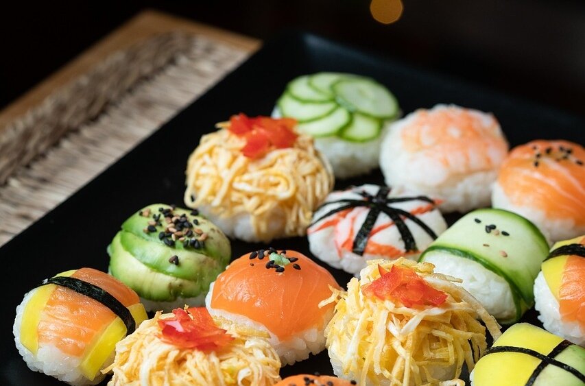 Od japońskiego ramenu i sushi po wietnamskie pho i tajskie curry. Poznaj azjatyckie restauracje w Krakowie w pobliżu Rynku Głównego. 