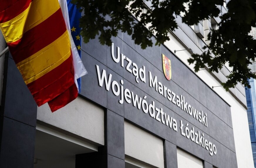 Sejmik województwa łódzkiego przyjął nowe priorytety współpracy zagranicznej. Za dokumentem, który ma wspierać m.in. eksport i współpracę naukową, głosowało 17 radnych. 