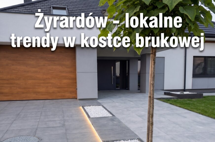 Duże płyty na podjazd, schody lewitujące i wysokie palisady. Sprawdź pomysły na otoczenie domu oraz ekspozycję materiałów w Książenicach pod Warszawą. 