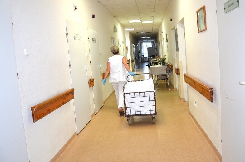 Szpital w Skierniewicach przebudowuje ofertę pod presją kosztów