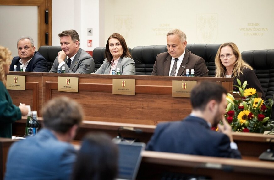 Łódzkie przygotowuje pozwy przeciwko NFZ za nadwykonania.  