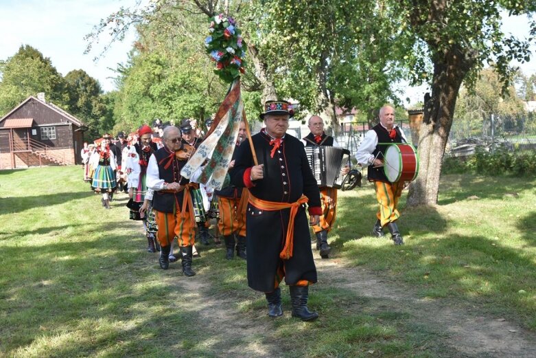  90-lecie Amatorskiego Zespołu Regionalnego z Lipiec Reymontowskich 