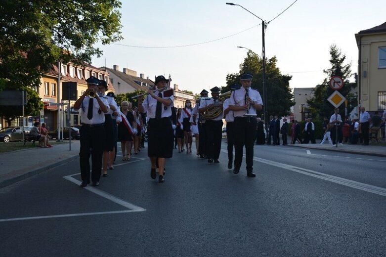  Maszerowali w asyście orkiestry OSP Rawa Mazowiecka. Relacja z 100-lecia Bitwy Warszawskiej 