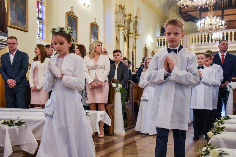  Przystąpili do pierwszej Komunii Świętej w Lipcach Reymontowskich 