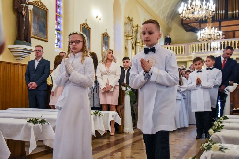  Przystąpili do pierwszej Komunii Świętej w Lipcach Reymontowskich 