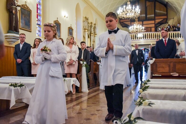  Przystąpili do pierwszej Komunii Świętej w Lipcach Reymontowskich 