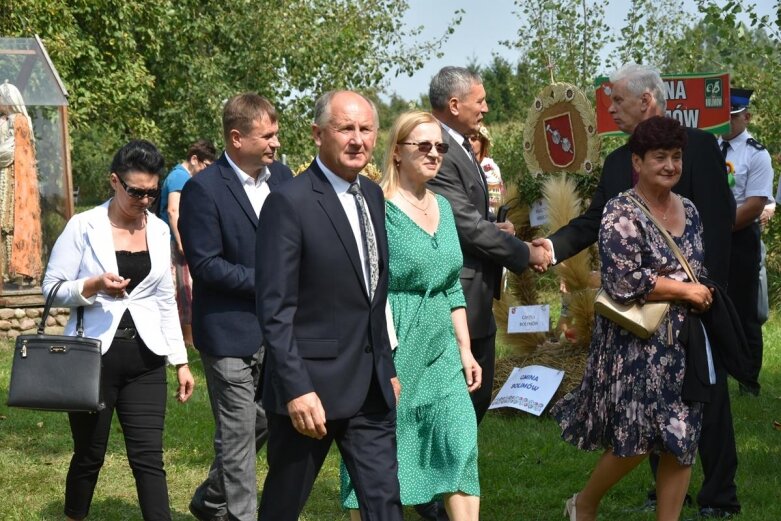  Dożynki 2021: gminny folklor w Zagrodzie Ludowej [ZDJĘCIA] 