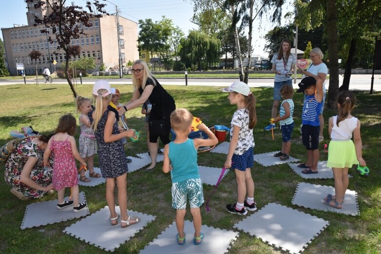  Animacje pod chmurką – wakacyjne zabawy dla najmłodszych 