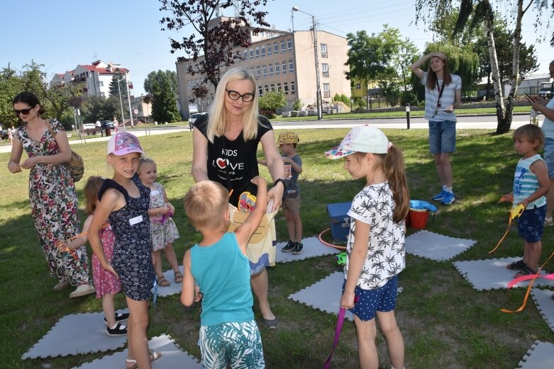  Animacje pod chmurką – wakacyjne zabawy dla najmłodszych 