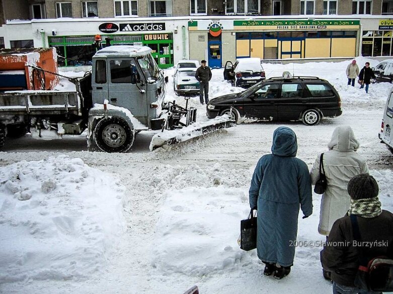  Atak zimy w Skierniewicach. Tak wyglądało miasto w 2006 roku [ZDJĘCIA] 