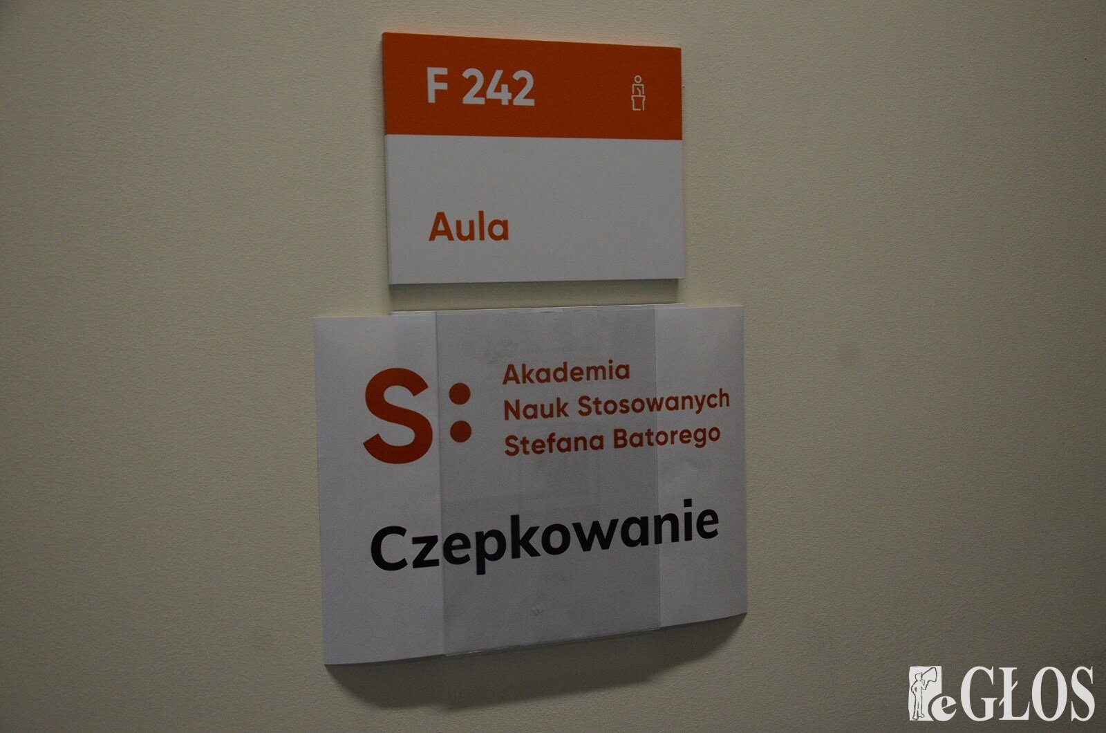  Białe czapki i wielkie emocje: uroczystość w Akademii Nauk Stosowanych Stefana Batorego 