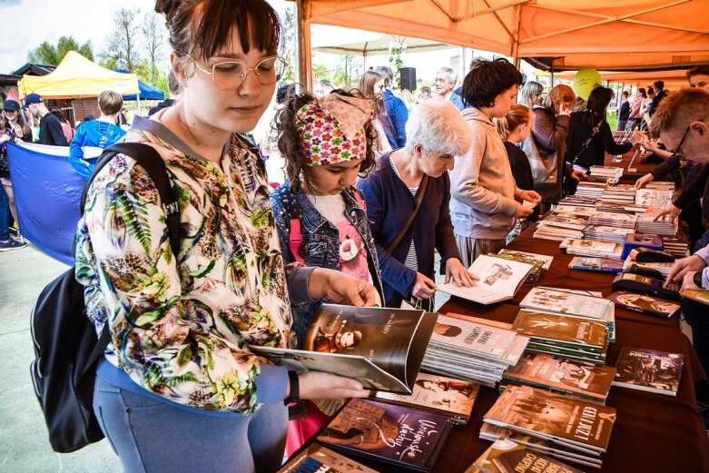  Bialski festyn z książkami [ZDJĘCIA] 