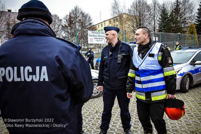  Bomba w szkole w Białej Rawskiej [ZDJĘCIA] 