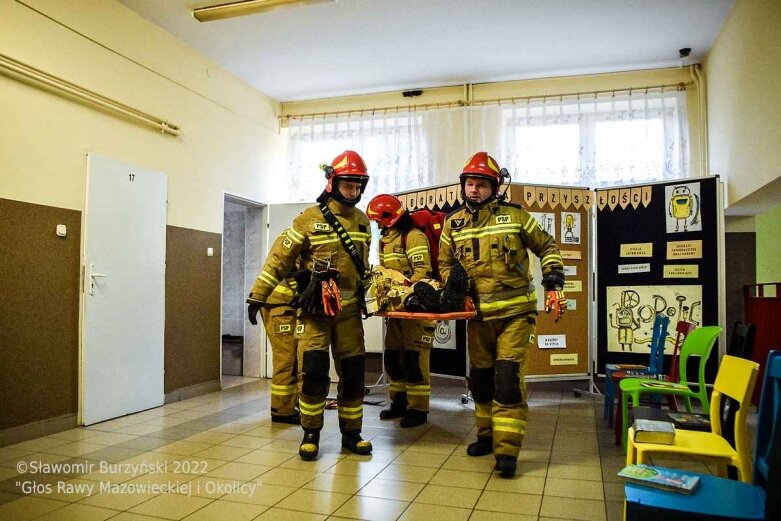  Bomba w szkole w Białej Rawskiej [ZDJĘCIA] 