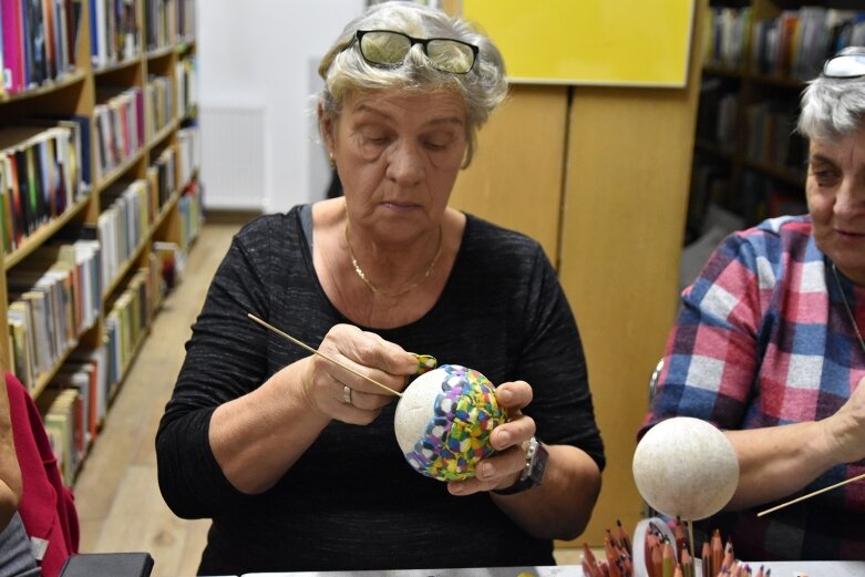  Bombki z plasteliny. Odliczanie do świąt rozpoczęte 