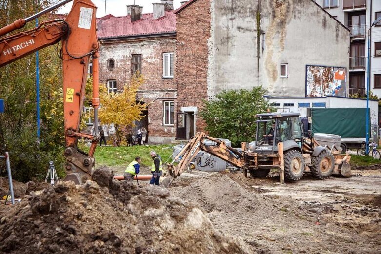  Budowa parkingu przy ulicy Jagiellońskiej. Zobacz postępy robót 