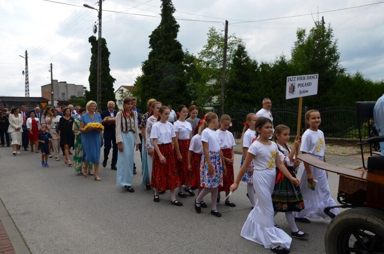  Burmistrz Jeżowa na dożynki wjechał wierzchem 