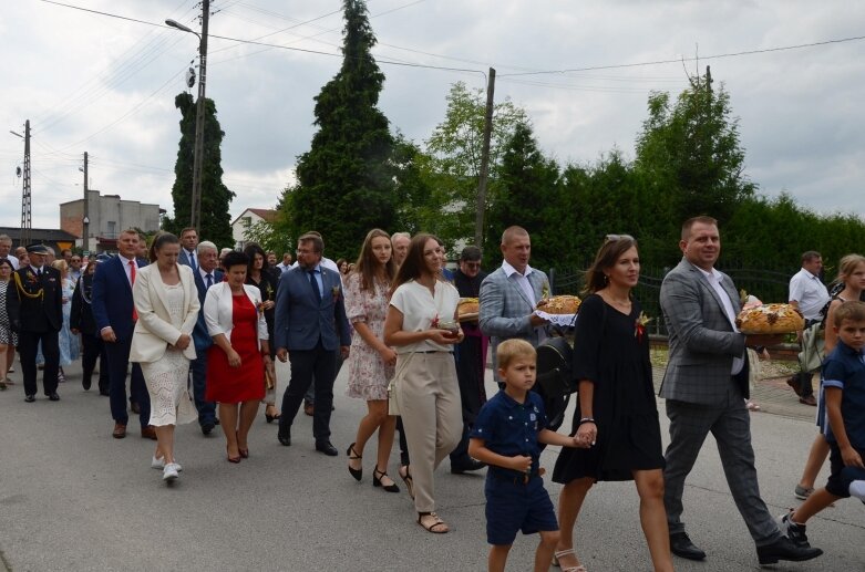  Burmistrz Jeżowa na dożynki wjechał wierzchem 