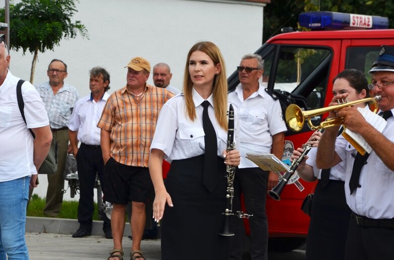  Burmistrz Jeżowa na dożynki wjechał wierzchem 