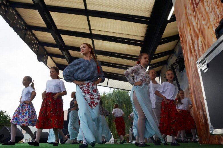  Burmistrz Jeżowa na dożynki wjechał wierzchem 