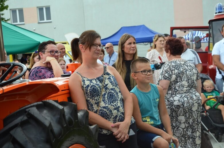  Burmistrz Jeżowa na dożynki wjechał wierzchem 