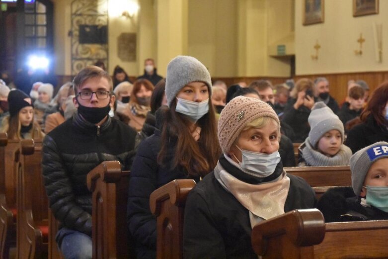  Charytatywny koncert, lepienie pierogów i pieczenie ciast.  Wszystko dla Agaty! 