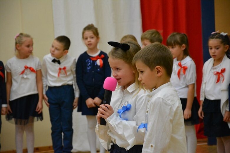  Do „Czwórki” na pasowanie przyszło wielu gości 