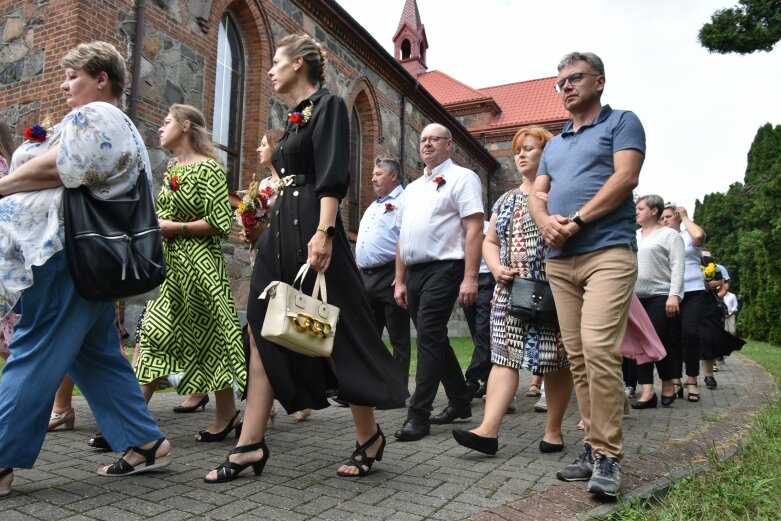  Dożynki parafialne w Lipcach Reymontowskich 