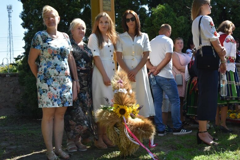  Dożynki parafialne w Lipcach Reymontowskich 