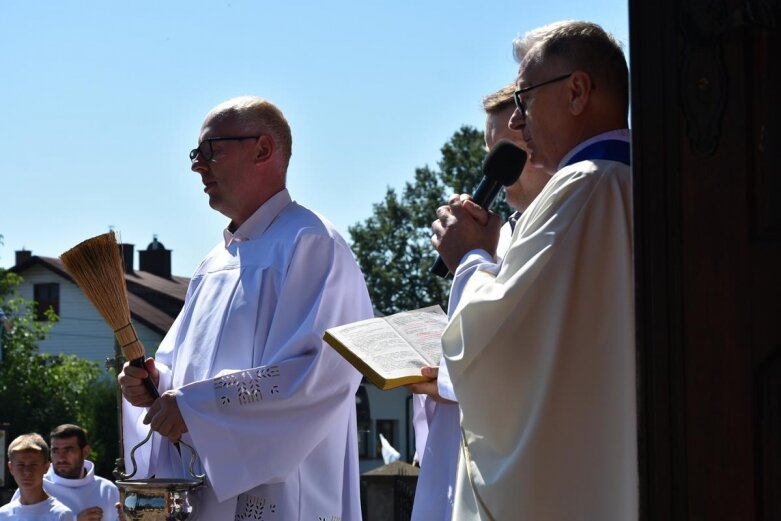  Dożynki parafialne w Lipcach Reymontowskich 