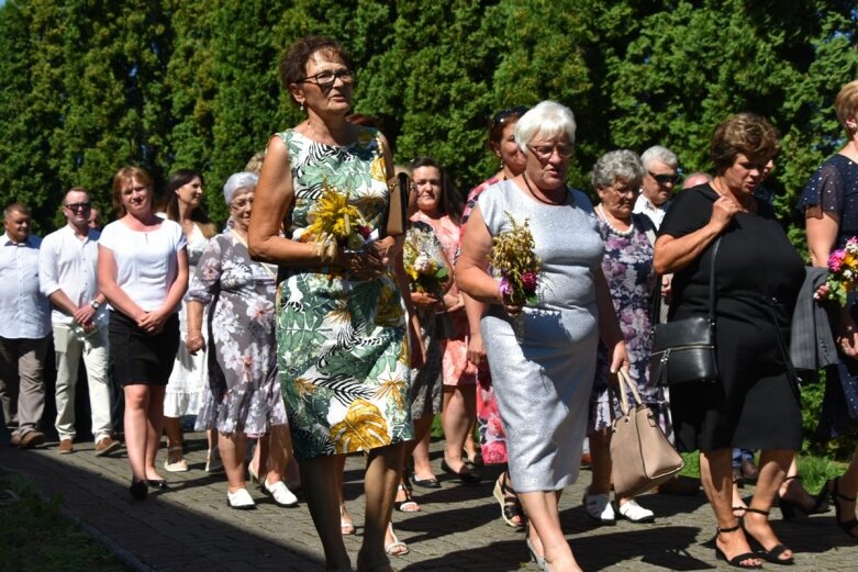  Dożynki parafialne w Lipcach Reymontowskich 