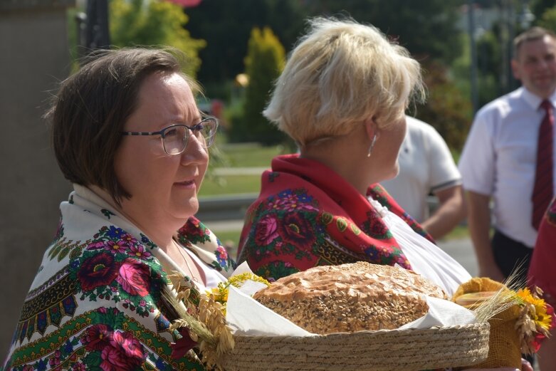  Dożynki parafialne w Lipcach Reymontowskich 