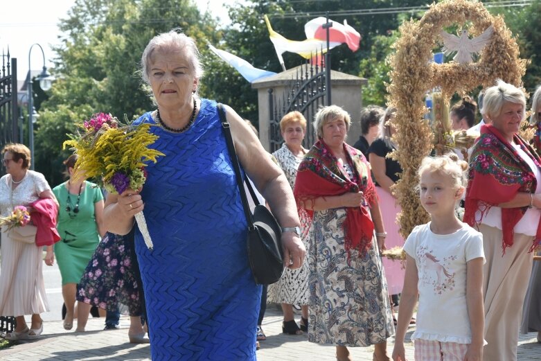  Dożynki parafialne w Lipcach Reymontowskich 