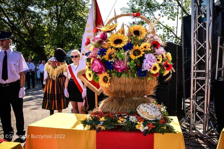  Dożynki w Białej Rawskiej: prezentacja grup wieńcowych [ZDJĘCIA] 