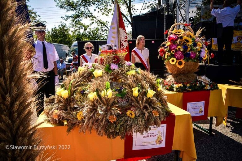  Dożynki w Białej Rawskiej: prezentacja grup wieńcowych [ZDJĘCIA] 