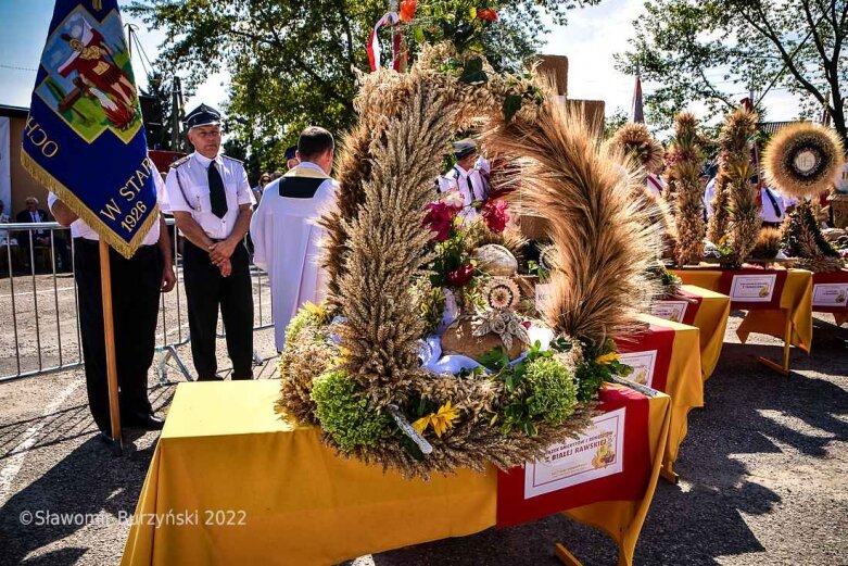  Dożynki w Białej Rawskiej: prezentacja grup wieńcowych [ZDJĘCIA] 