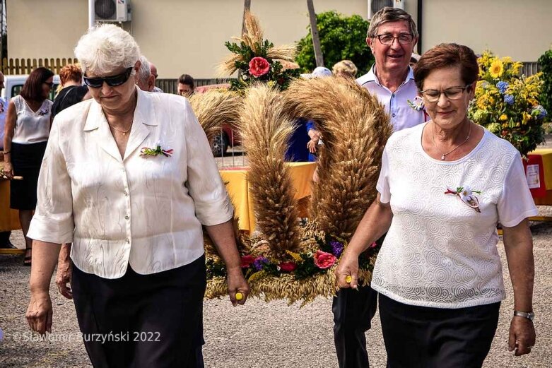  Dożynki w Białej Rawskiej: prezentacja grup wieńcowych [ZDJĘCIA] 