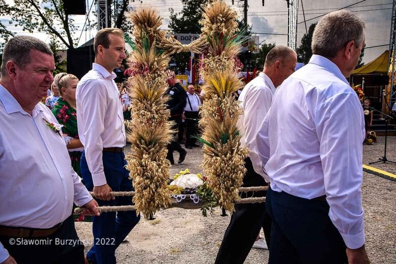  Dożynki w Białej Rawskiej: prezentacja grup wieńcowych [ZDJĘCIA] 