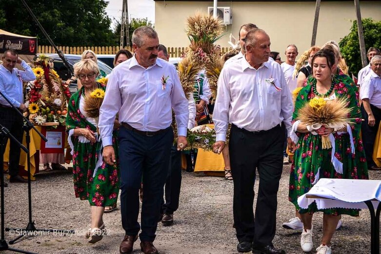  Dożynki w Białej Rawskiej: prezentacja grup wieńcowych [ZDJĘCIA] 