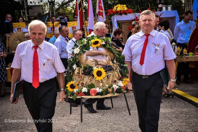  Dożynki w Białej Rawskiej: prezentacja grup wieńcowych [ZDJĘCIA] 