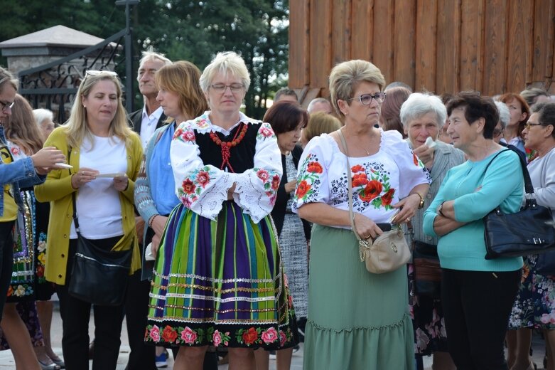  Dożynkowego chleba i miodu starczyło dla wszystkich  